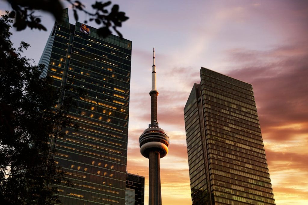 CN Tower Facts - a truly extraordinary structure